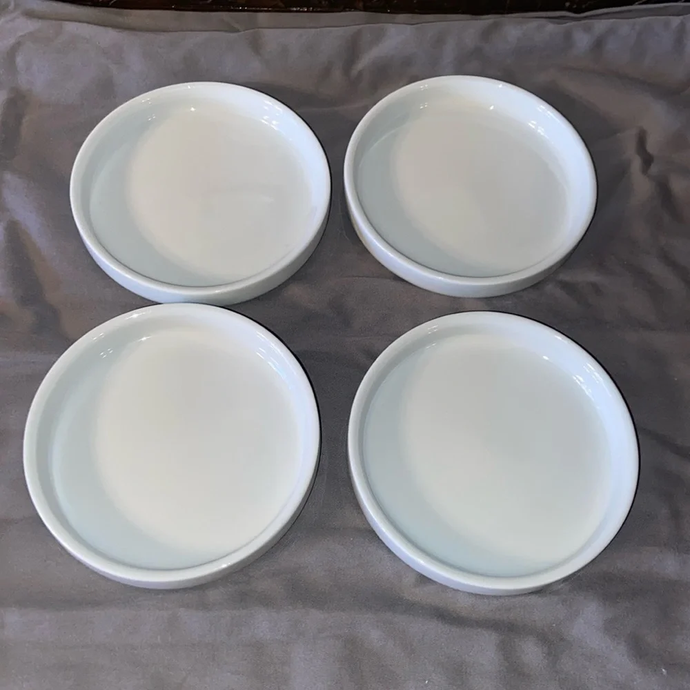 Like new Xcell ceramic dipping dishes set of 4 round 4” diameter